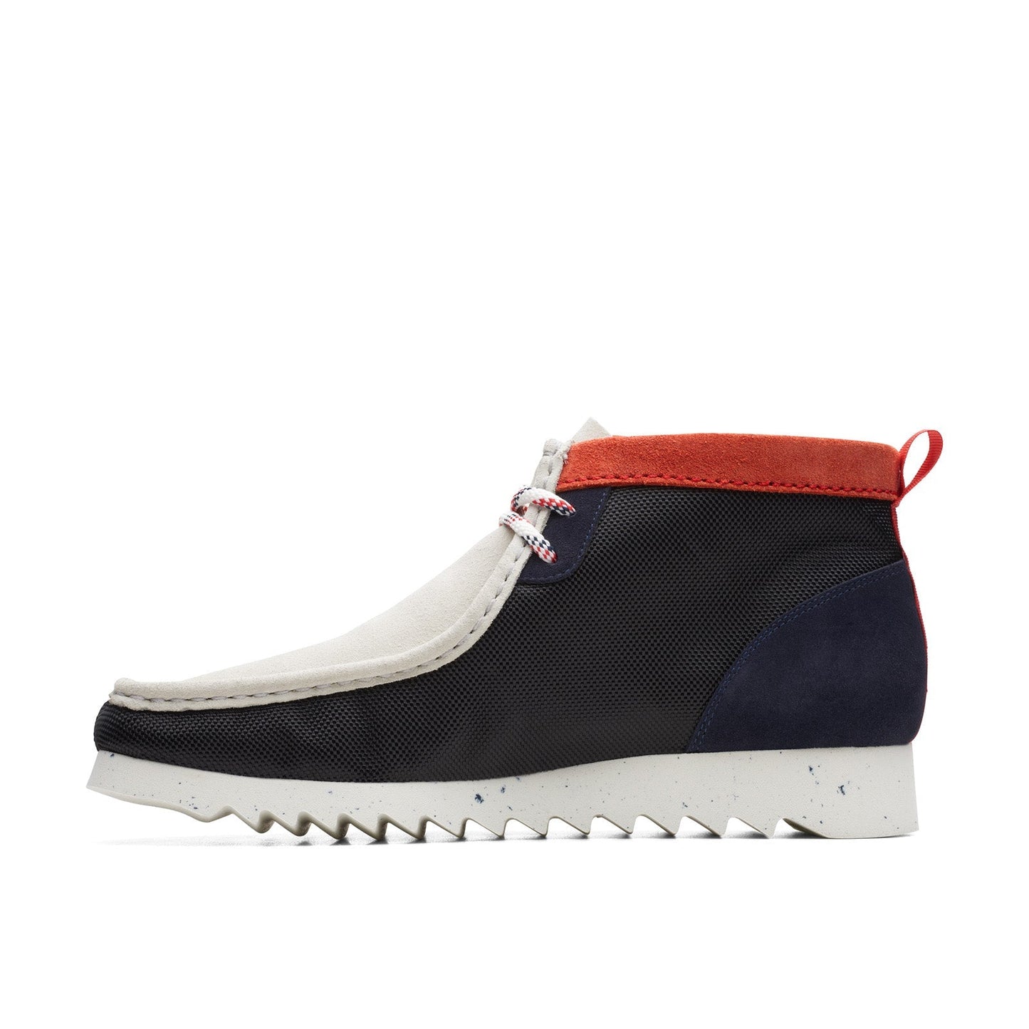 Clarks Wallabee FTRE 26167239 Mens White Leather Slip On Chukkas Boots